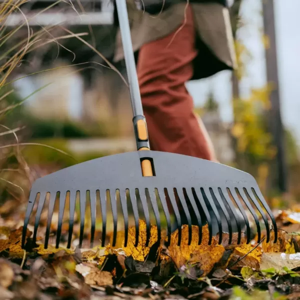 Fiskars Hrábě ploché L OneClick