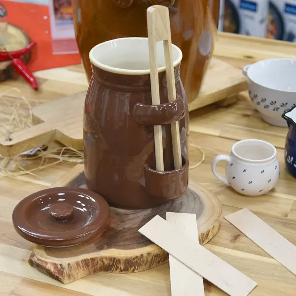 Hrnec ker. na nakládání+víko, kleště 2,5 l zelák