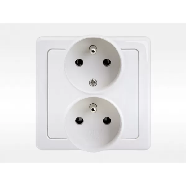 Zásuvka dvojnás.chráněná polozapuštěná 16A 250 Vstř. BLISTR 5512G-02249 B1W