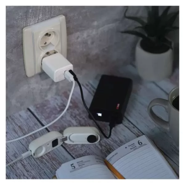 EMOS Univerzální USB adaptér GaN do sítě PD 20 W max. V02G20